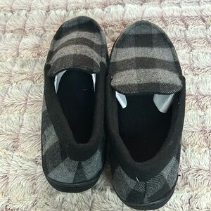 Totes Toasties Men’s Memory Foam Slippers size large